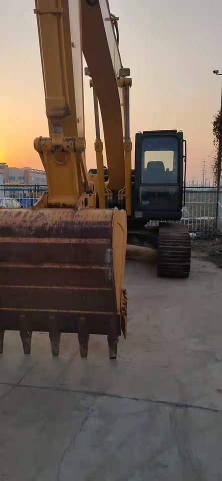 HYUNDAI R225LC-7 - Excavadora de ruedas: foto 5 HYUNDAI R225LC-7 - Excavadora de ruedas: foto 5