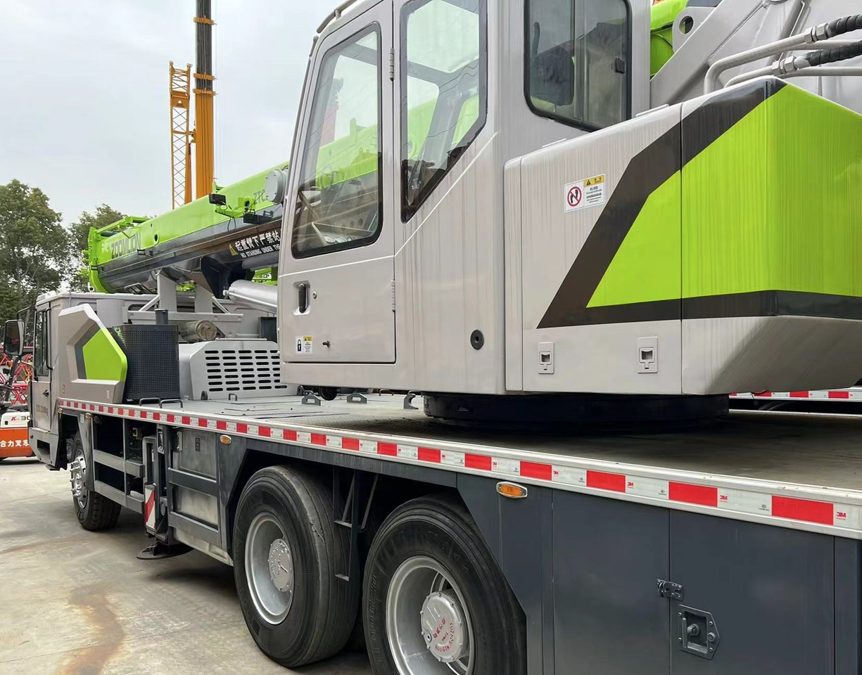 ZOOMLION Crane 33Ton - Grúa todo terreno: foto 3 ZOOMLION Crane 33Ton - Grúa todo terreno: foto 3