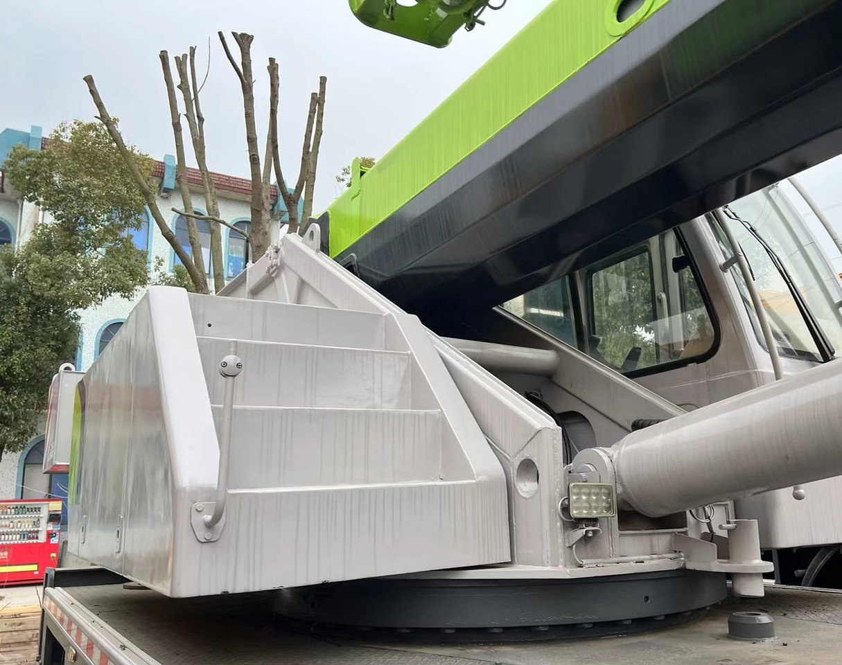 ZOOMLION Crane 33Ton - Grúa todo terreno: foto 4 ZOOMLION Crane 33Ton - Grúa todo terreno: foto 4