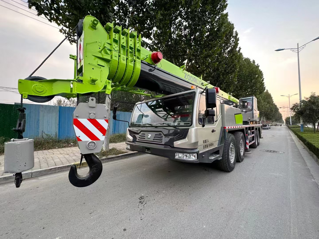 ZOOMLION Crane 80T Click Here for Discount - Grúa todo terreno: foto 5 ZOOMLION Crane 80T Click Here for Discount - Grúa todo terreno: foto 5