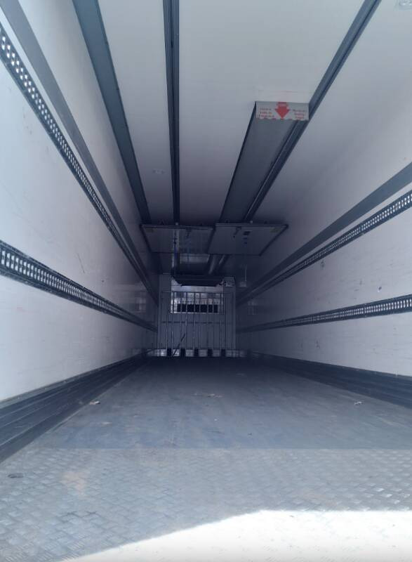 Semi-remorque 3 Essieux FRIGO 38 TONNES HAYON CAISSE CHEREAU GROUPE CARRIER VECTOR HE 19 MT - Semirremolque frigorífico: foto 4 Semi-remorque 3 Essieux FRIGO 38 TONNES HAYON CAISSE CHEREAU GROUPE CARRIER VECTOR HE 19 MT - Semirremolque frigorífico: foto 4