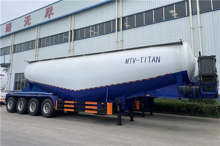 TITAN 4 Axle 60 Ton Bulker Cement Tanker Trailer for Sale In United Arab Emirates - Semirremolque: foto 1 TITAN 4 Axle 60 Ton Bulker Cement Tanker Trailer for Sale In United Arab Emirates - Semirremolque: foto 1