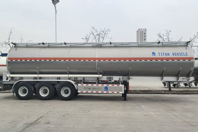 TITAN 3 Axle 42000liter Aluminum Tanker Trailer for Sale in Mali - Semirremolque cisterna: foto 1 TITAN 3 Axle 42000liter Aluminum Tanker Trailer for Sale in Mali - Semirremolque cisterna: foto 1