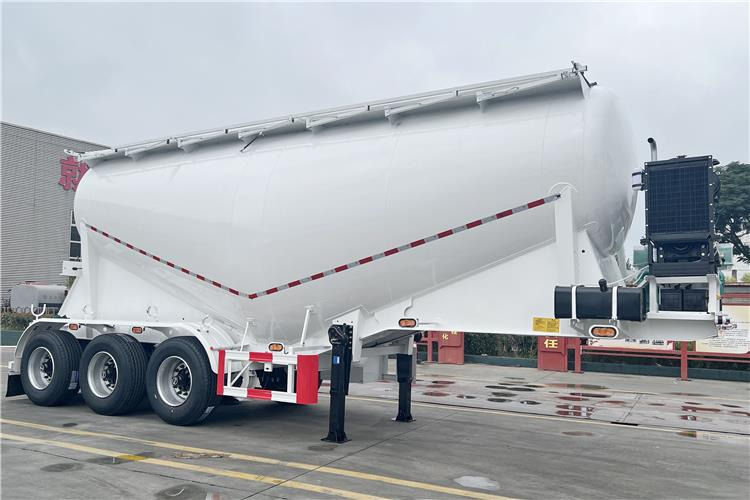 TITAN 30cbm Dry Bulker Cement Tanker Trailer with Air Suspension for Sale In Zambia - Semirremolque cisterna: foto 1 TITAN 30cbm Dry Bulker Cement Tanker Trailer with Air Suspension for Sale In Zambia - Semirremolque cisterna: foto 1