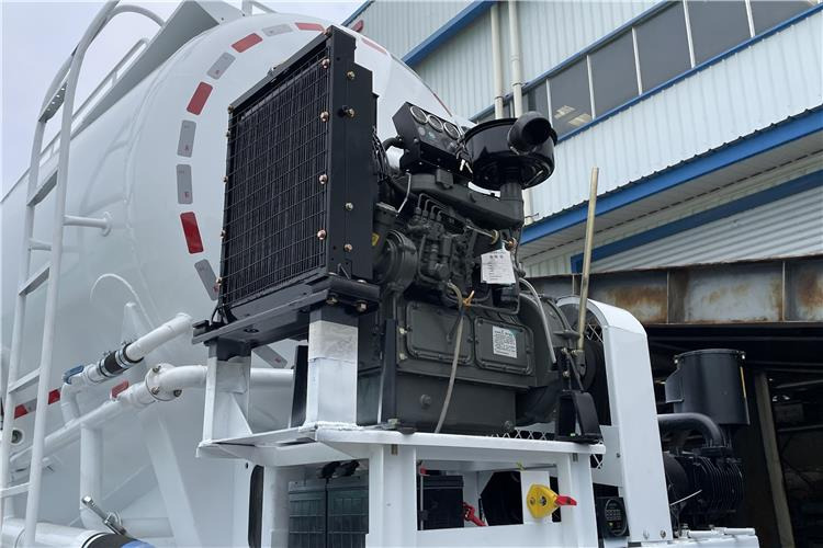 TITAN 4 Axle Bulker Cement Tanker Trailer for Sale In Zambia - Semirremolque cisterna: foto 2 TITAN 4 Axle Bulker Cement Tanker Trailer for Sale In Zambia - Semirremolque cisterna: foto 2