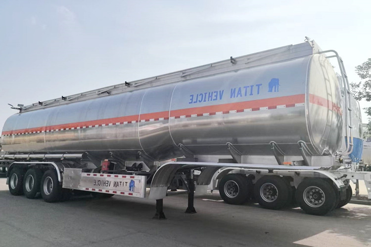 TITAN Aluminum Fuel Tanker Trailer for Sale in Saudi Arabia - Semirremolque cisterna: foto 3 TITAN Aluminum Fuel Tanker Trailer for Sale in Saudi Arabia - Semirremolque cisterna: foto 3