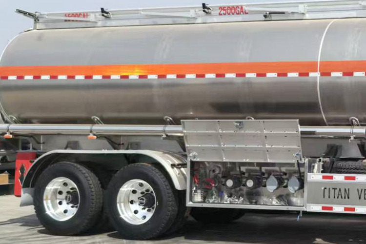 TITAN Aluminum Tanker Trailer for Sale in Malawi - Semirremolque cisterna: foto 4 TITAN Aluminum Tanker Trailer for Sale in Malawi - Semirremolque cisterna: foto 4