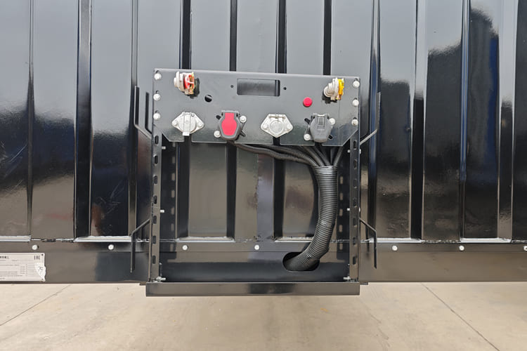 TITAN Curtainsider Trailer for Sale in Tanzania - Semirremolque lona: foto 5 TITAN Curtainsider Trailer for Sale in Tanzania - Semirremolque lona: foto 5