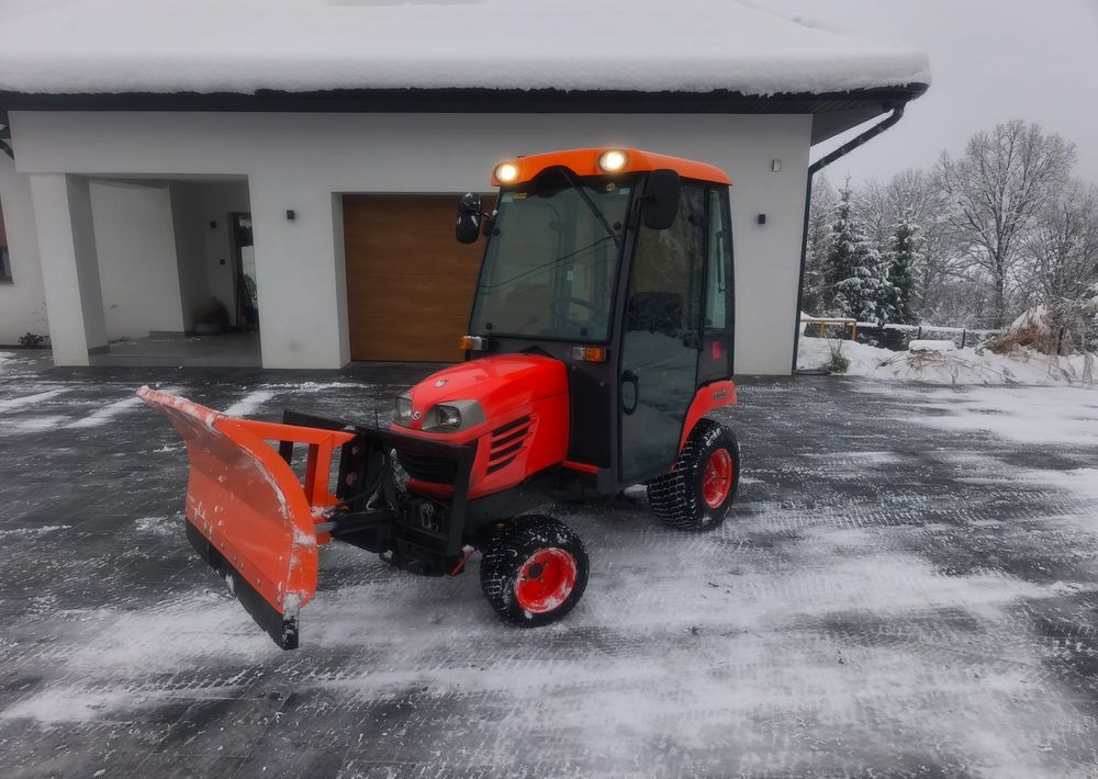 Kubota BX350 4x4 Traktorek komunalny kosiarka pług piaskarka pełen osprzęt - Tractor municipal: foto 1 Kubota BX350 4x4 Traktorek komunalny kosiarka pług piaskarka pełen osprzęt - Tractor municipal: foto 1