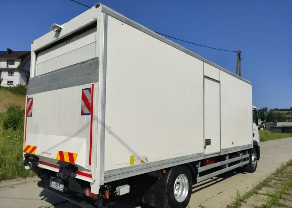 MAN TGM 18.290 kontener , winda - Camión caja cerrada: foto 2 MAN TGM 18.290 kontener , winda - Camión caja cerrada: foto 2