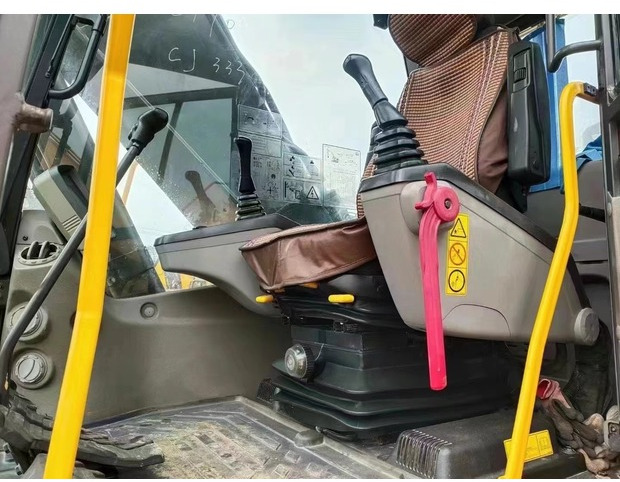 Excavadora de cadenas 2023 Volvo EC220: foto 14