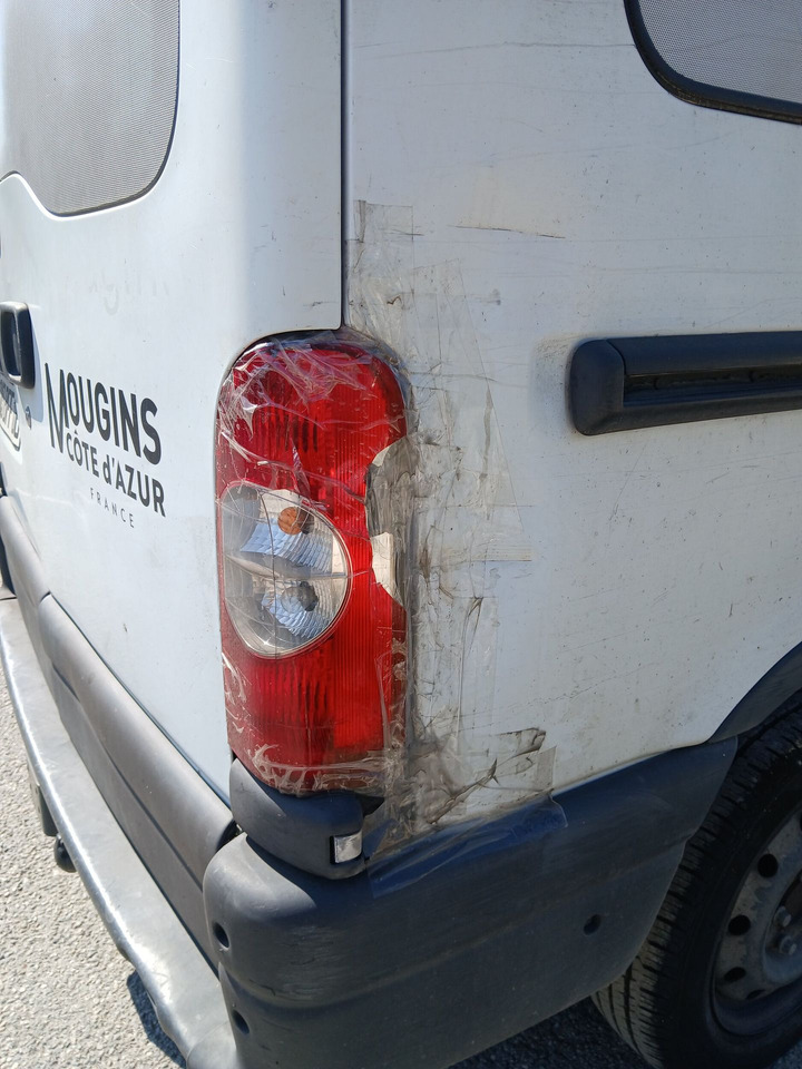 FOURGON RENAULT MASTER NON ROULANT . - Furgón: foto 5 FOURGON RENAULT MASTER NON ROULANT . - Furgón: foto 5