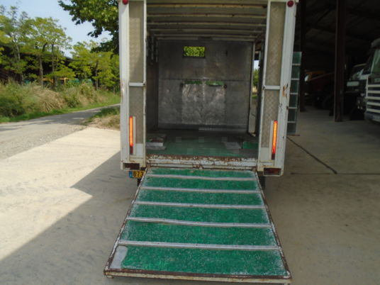 Mercedes 307D - Camión transporte de ganado: foto 5 Mercedes 307D - Camión transporte de ganado: foto 5