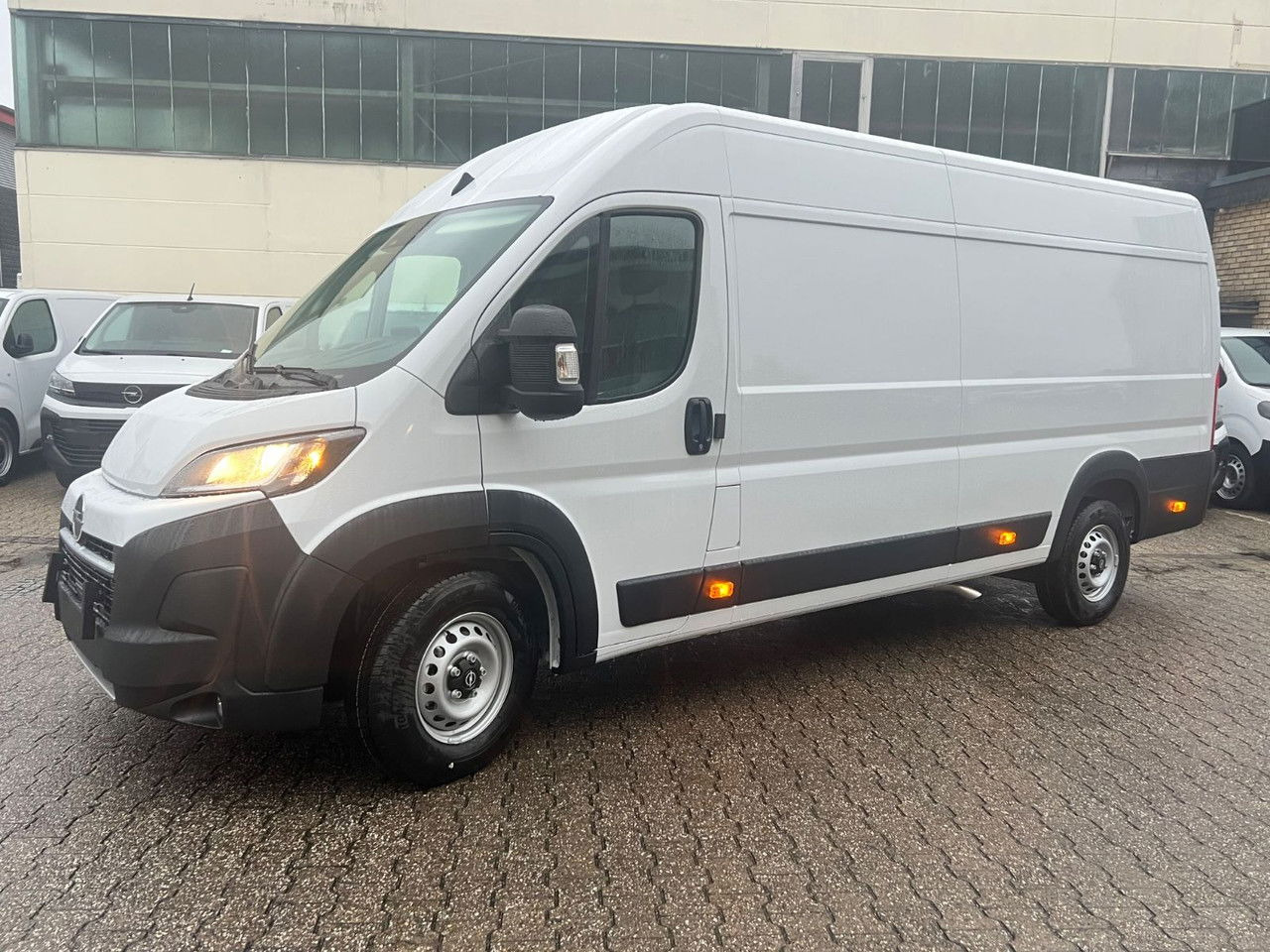 Opel Kasten 3,5 L4 H2 PS 180 Automatik+AHK Kasten 3,5 L4 H2 PS 180 Automatik+AHK - Furgón: foto 2 Opel Kasten 3,5 L4 H2 PS 180 Automatik+AHK Kasten 3,5 L4 H2 PS 180 Automatik+AHK - Furgón: foto 2