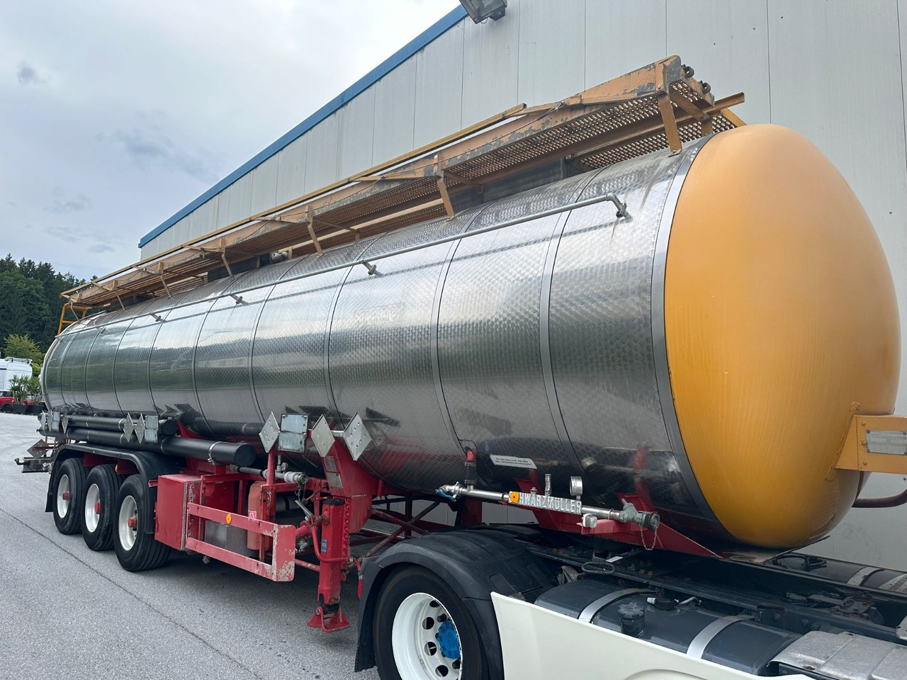 Schwarzmüller Chemi L4BH 42050L Lift BPW - Semirremolque cisterna: foto 2 Schwarzmüller Chemi L4BH 42050L Lift BPW - Semirremolque cisterna: foto 2