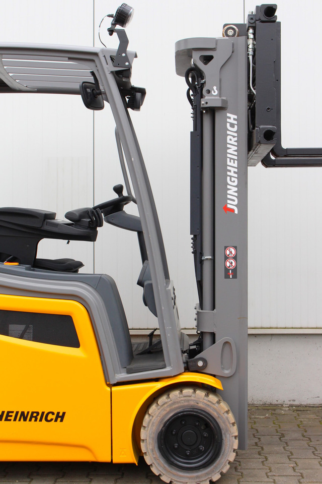 Carretilla elevadora eléctrica JUNGHEINRICH EFG318k - 2017 - 3664Std.: foto 22 Carretilla elevadora eléctrica JUNGHEINRICH EFG318k - 2017 - 3664Std.: foto 22