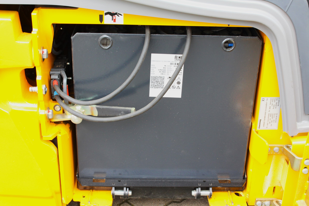 Carretilla elevadora eléctrica JUNGHEINRICH EFG318k - 2017 - 3664Std.: foto 21 Carretilla elevadora eléctrica JUNGHEINRICH EFG318k - 2017 - 3664Std.: foto 21