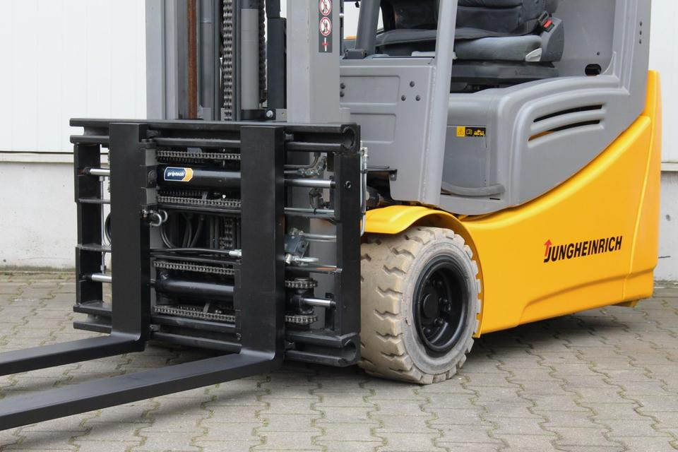 Carretilla elevadora eléctrica JUNGHEINRICH EFG318k - 2017 - 3664Std.: foto 14 Carretilla elevadora eléctrica JUNGHEINRICH EFG318k - 2017 - 3664Std.: foto 14