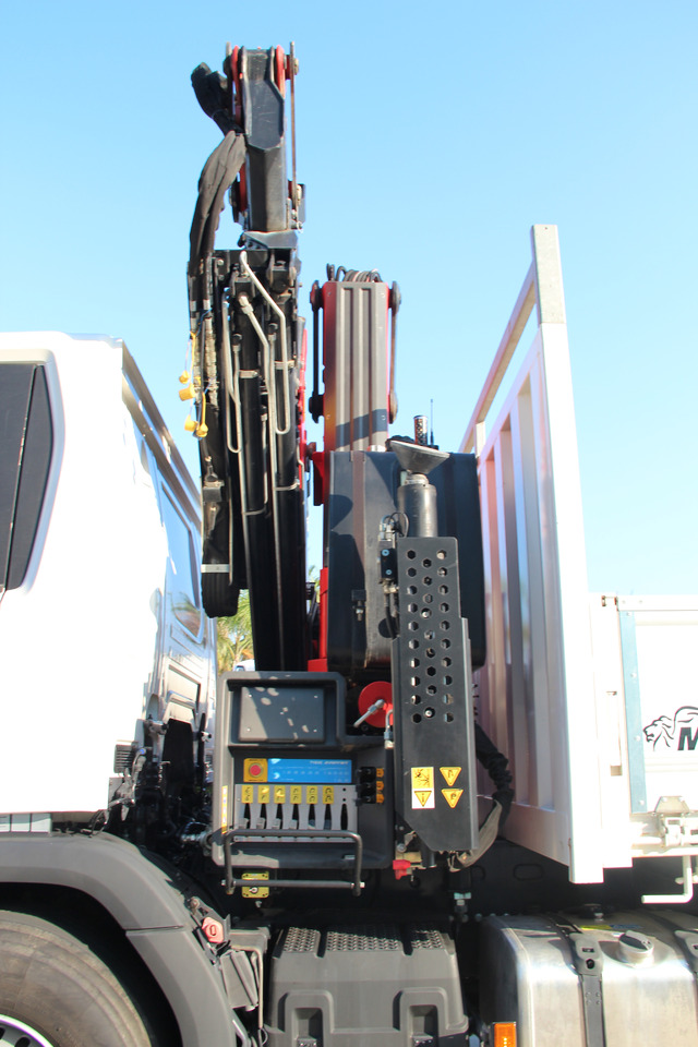 SCANIA P280 - Cassone Ribaltabile con gru retrocabina marca Ferrari mod. F7183C - Camión grúa: foto 4 SCANIA P280 - Cassone Ribaltabile con gru retrocabina marca Ferrari mod. F7183C - Camión grúa: foto 4