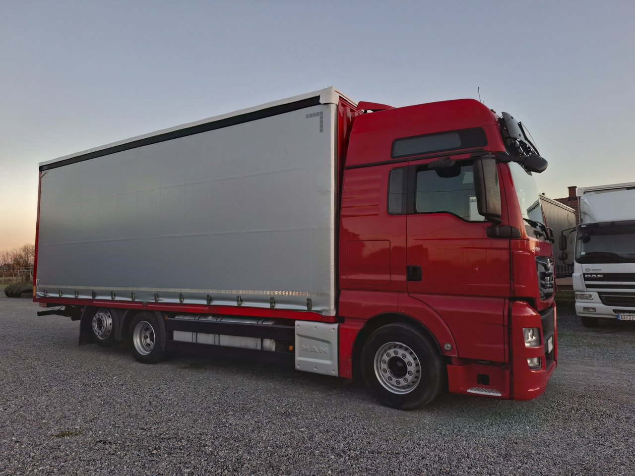 MAN TGX 26.440 E6 - Camión lona: foto 5 MAN TGX 26.440 E6 - Camión lona: foto 5