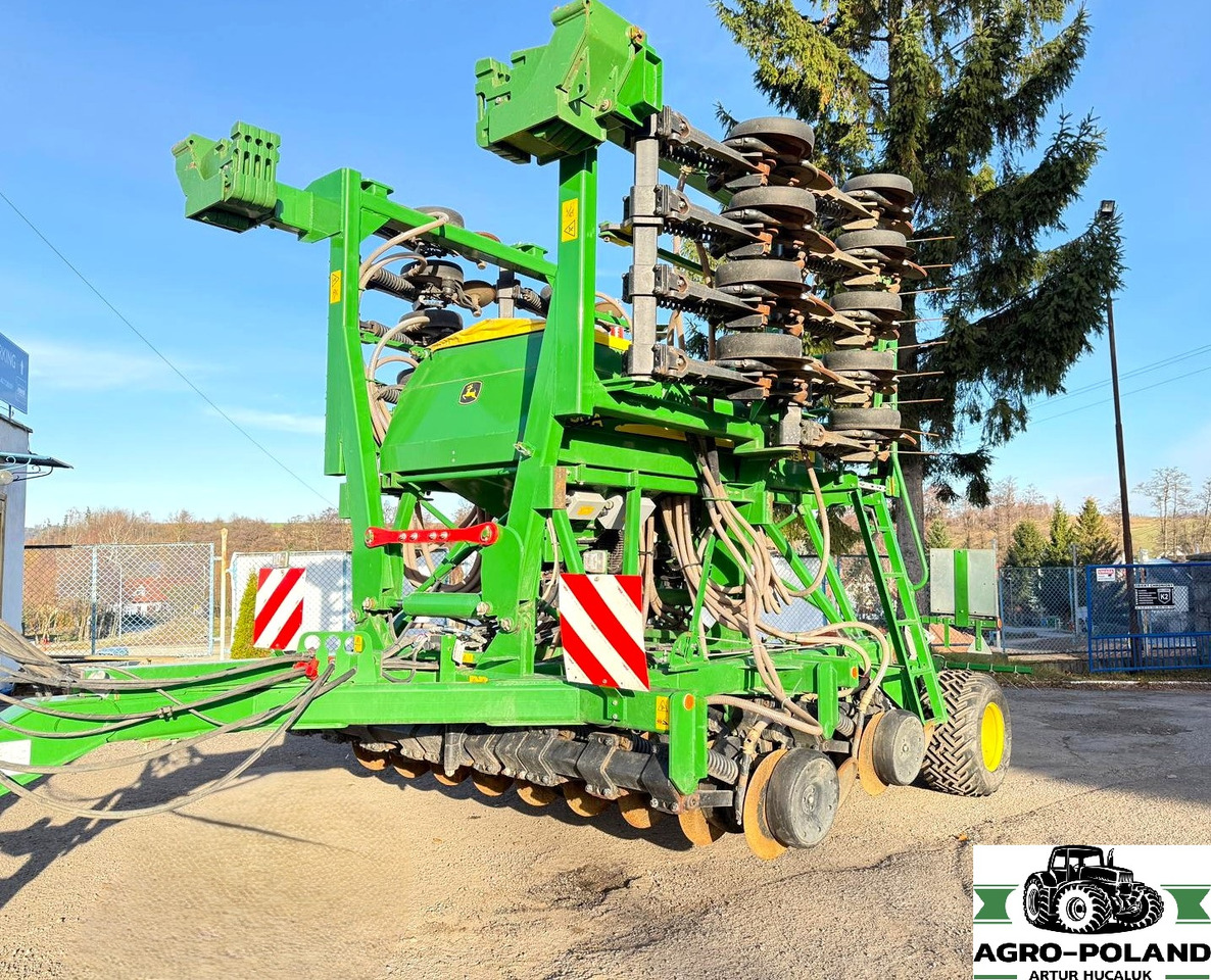 JOHN DEERE 750A - 2017 ROK - 6 M - 2649 H - GREENSTAR/ISOBUS - NOWSZY MODEL - Sembradora: foto 1 JOHN DEERE 750A - 2017 ROK - 6 M - 2649 H - GREENSTAR/ISOBUS - NOWSZY MODEL - Sembradora: foto 1