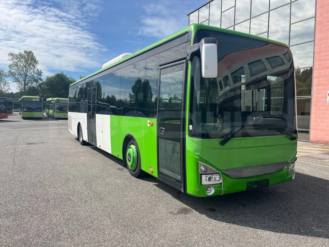 Iveco Crossway - Autobús suburbano: foto 1 Iveco Crossway - Autobús suburbano: foto 1