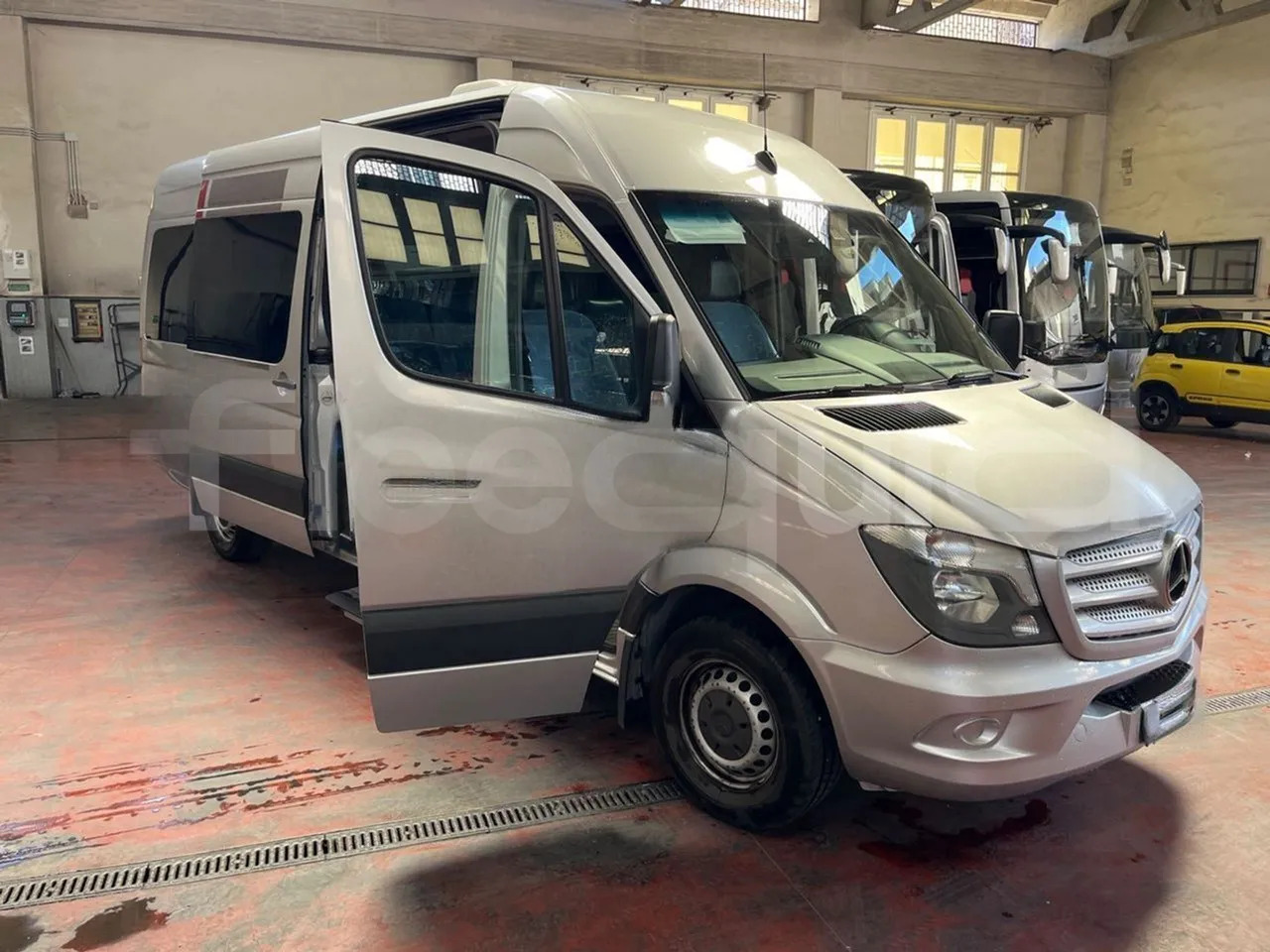 Minibús, Furgoneta de pasajeros Mercedes-Benz Sprinter: foto 11