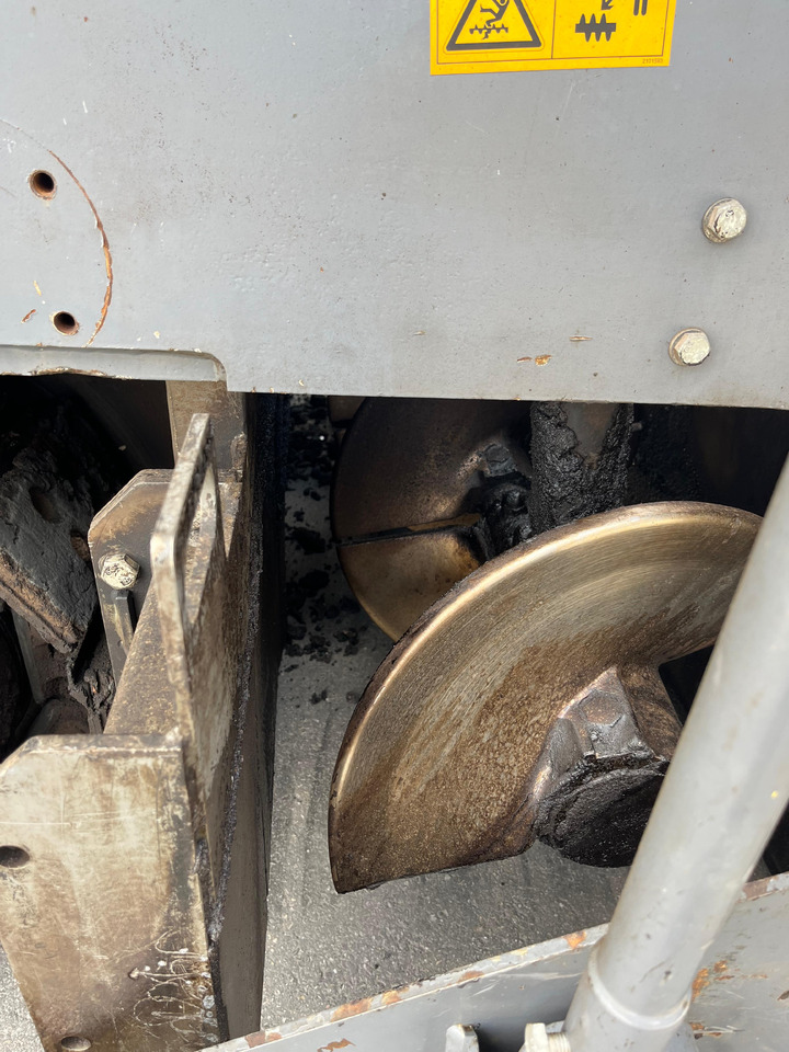 VÖGELE SUPER 2100-3i - Pavimentadora de asfalto: foto 4 VÖGELE SUPER 2100-3i - Pavimentadora de asfalto: foto 4