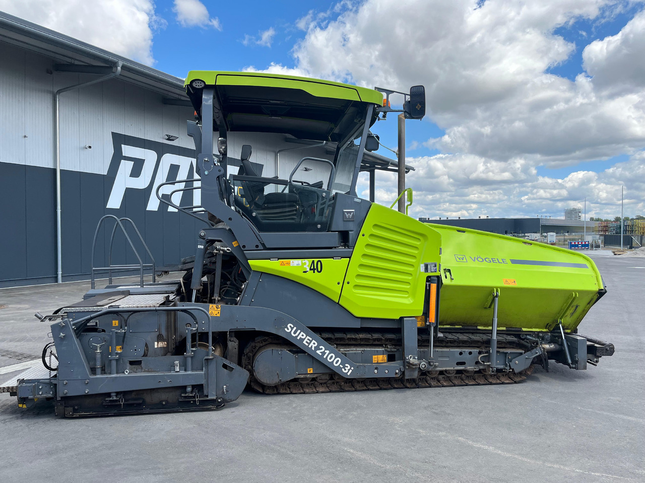 VÖGELE SUPER 2100-3i - Pavimentadora de asfalto: foto 1 VÖGELE SUPER 2100-3i - Pavimentadora de asfalto: foto 1