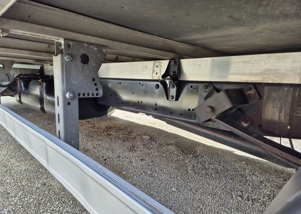 Iveco 35C15 3.0 - Furgoneta caja abierta: foto 4 Iveco 35C15 3.0 - Furgoneta caja abierta: foto 4