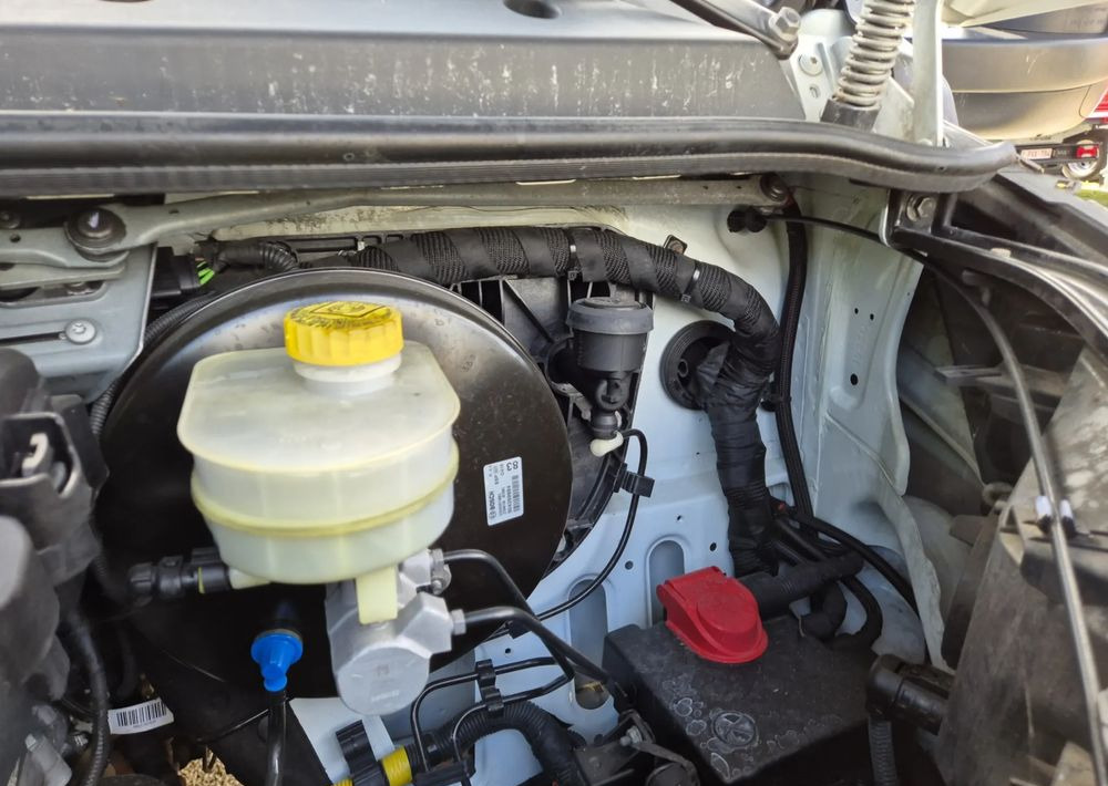 Furgoneta caja abierta Iveco 35C15 3.0: foto 19