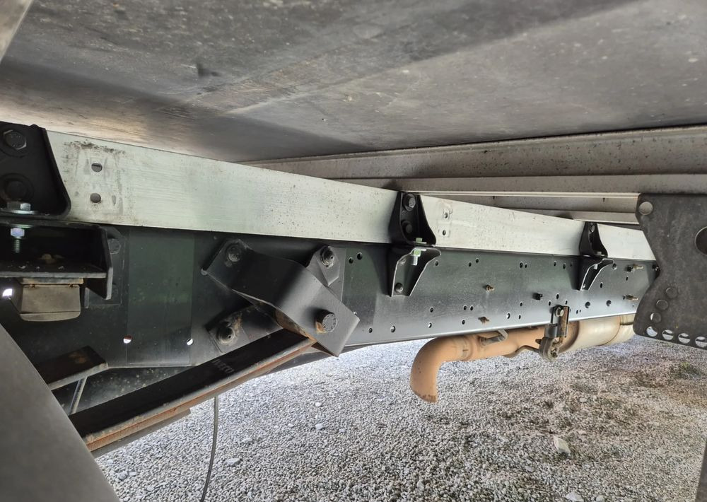 Furgoneta caja abierta Iveco 35C15 3.0: foto 11