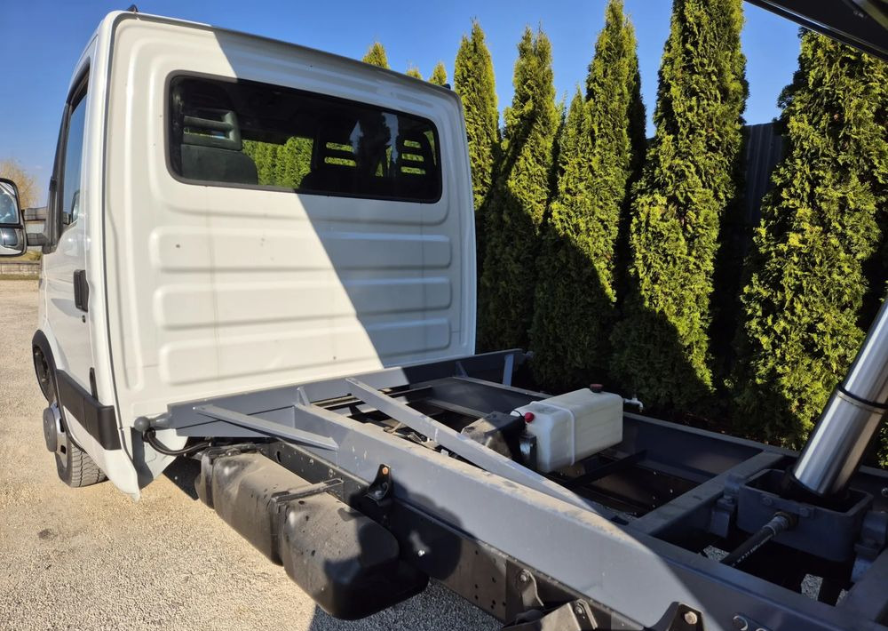 Iveco 35c15 3.0 150KM - Furgoneta basculante: foto 5 Iveco 35c15 3.0 150KM - Furgoneta basculante: foto 5