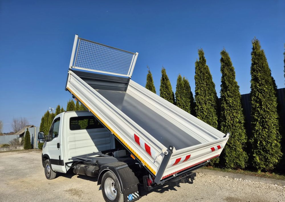 Iveco 35c15 3.0 150KM - Furgoneta basculante: foto 3 Iveco 35c15 3.0 150KM - Furgoneta basculante: foto 3