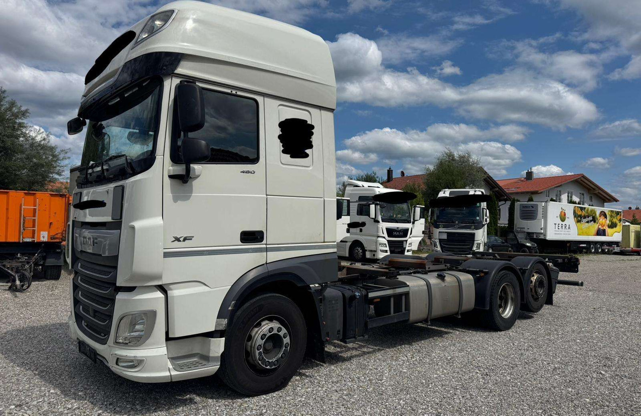 DAF XF 480 SSC RETARDA - Camión chasis: foto 1 DAF XF 480 SSC RETARDA - Camión chasis: foto 1