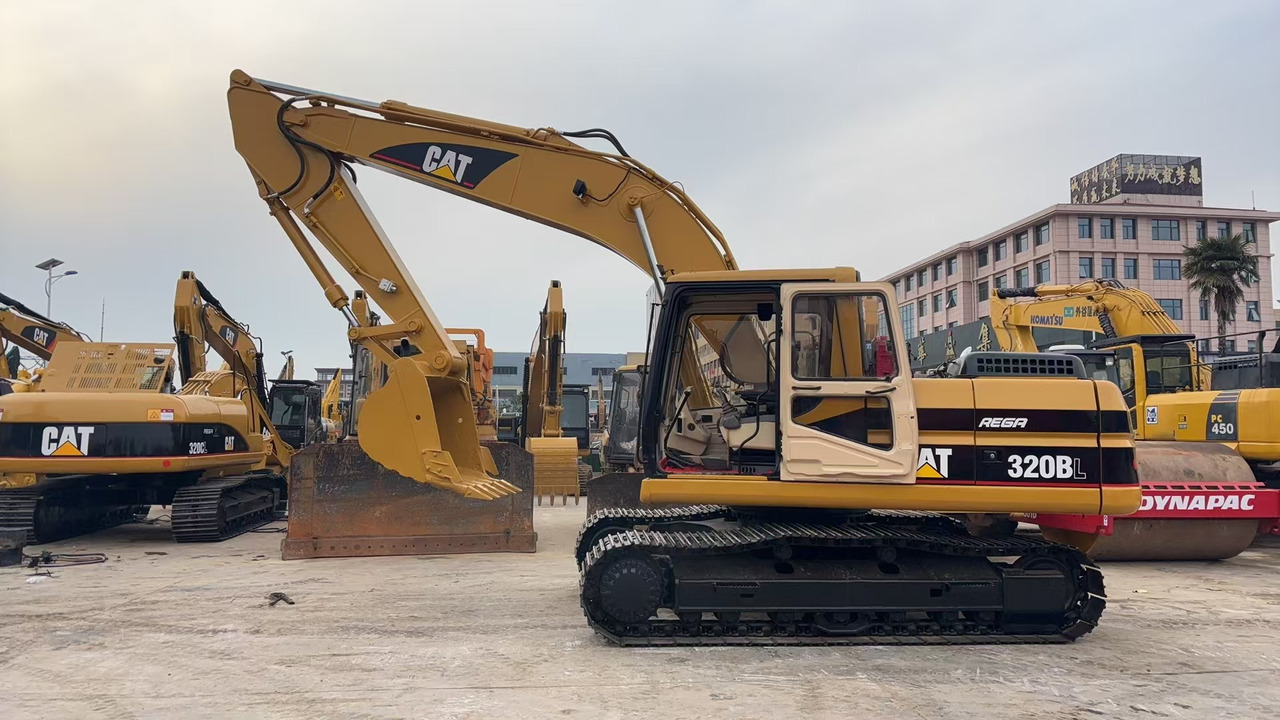 CATERPILLAR 320BL used excavator low price for sale - Excavadora de cadenas: foto 1 CATERPILLAR 320BL used excavator low price for sale - Excavadora de cadenas: foto 1