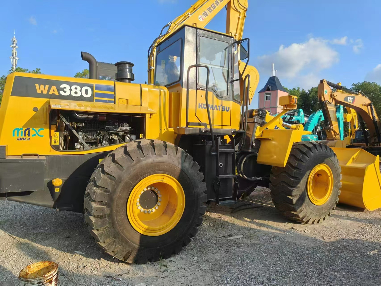 KOMATSU wa380 Low hours, direct supply from the source, lower prices - Cargadora de ruedas: foto 1 KOMATSU wa380 Low hours, direct supply from the source, lower prices - Cargadora de ruedas: foto 1