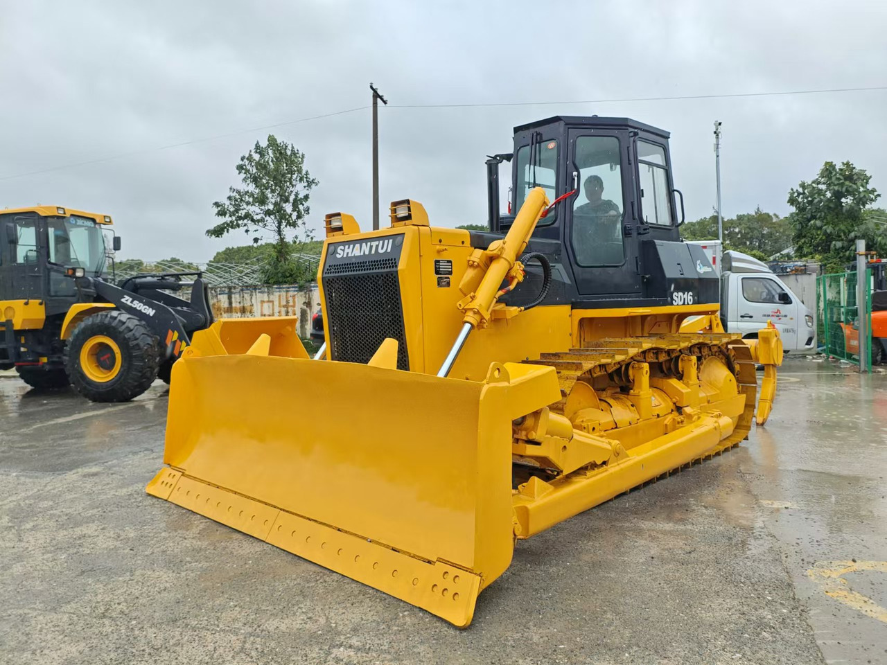 SHANTUI sd16 bullldozer made in china low price for sale - Bulldozer: foto 3 SHANTUI sd16 bullldozer made in china low price for sale - Bulldozer: foto 3