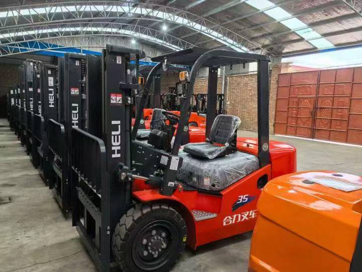 Heli brand new 3.5T diesel forklift(Clamp available) - Carretilla elevadora diésel: foto 1 Heli brand new 3.5T diesel forklift(Clamp available) - Carretilla elevadora diésel: foto 1