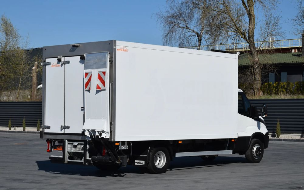 Iveco DAILY 70C18 / 3.0 - 180 KM / AUTOMAT HI-MATIC / 3 OSOBY / CHŁODNIA - MROŹNIA 4,55 M / AGREGAD FRIGOBLOCK / WINDA SORENSEN / KLIMA / TEMPOMAT / KAMERA COFANIA / REGULOWANE ZAWIESZENIE / SERWISOWA - Camión frigorífico: foto 5 Iveco DAILY 70C18 / 3.0 - 180 KM / AUTOMAT HI-MATIC / 3 OSOBY / CHŁODNIA - MROŹNIA 4,55 M / AGREGAD FRIGOBLOCK / WINDA SORENSEN / KLIMA / TEMPOMAT / KAMERA COFANIA / REGULOWANE ZAWIESZENIE / SERWISOWA - Camión frigorífico: foto 5