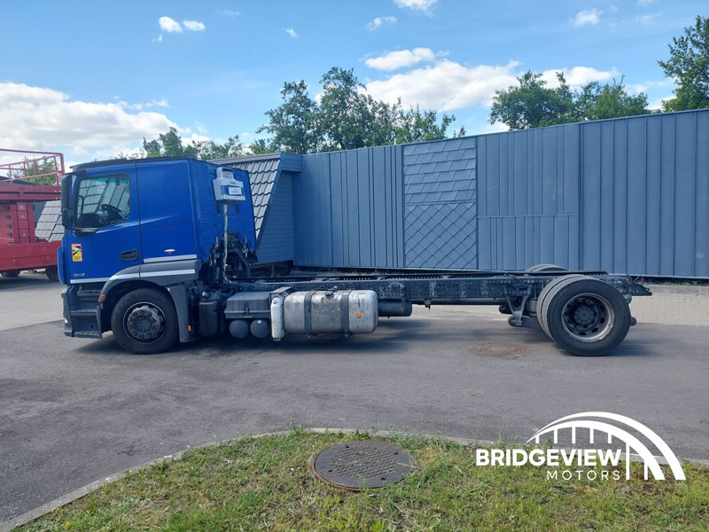 Mercedes-Benz Actros 1843 - Camión chasis: foto 4 Mercedes-Benz Actros 1843 - Camión chasis: foto 4