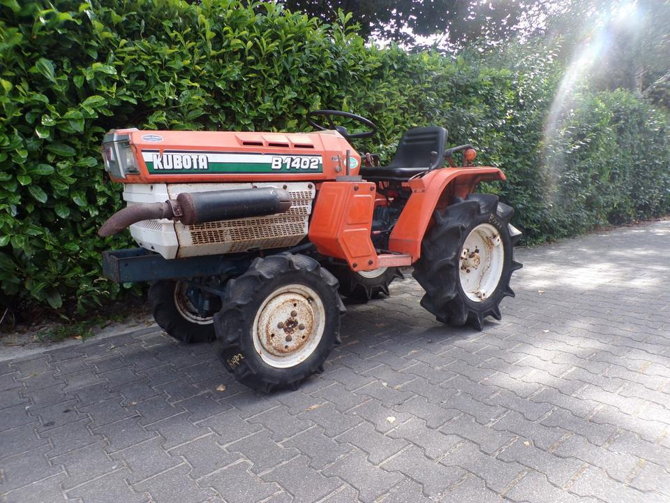Kleintraktor Kubota B1402 - Mini tractor: foto 1 Kleintraktor Kubota B1402 - Mini tractor: foto 1