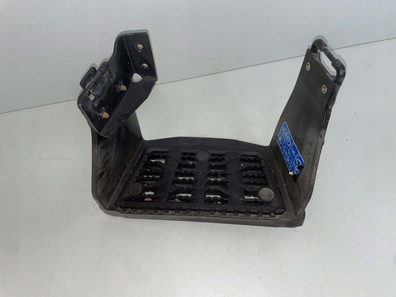 DOLNY STOPIEŃ STOPNICA MAN TG3 TGX TGS 3 81615016003 - Peldaño para Camión: foto 2 DOLNY STOPIEŃ STOPNICA MAN TG3 TGX TGS 3 81615016003 - Peldaño para Camión: foto 2