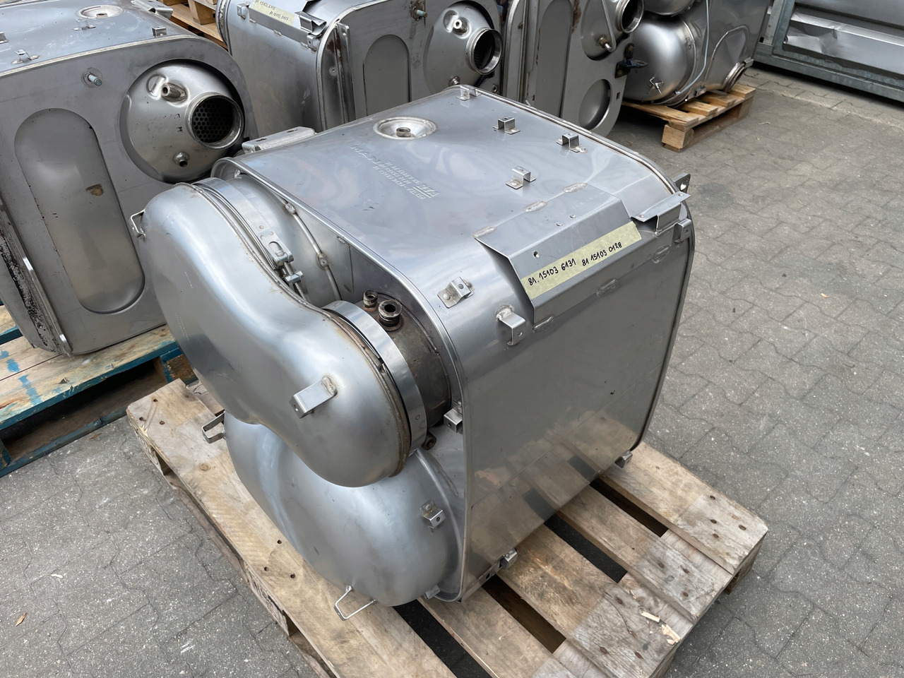 KATALIZATOR KOMPLETNY WYDECH MAN TGX TGS EURO 6 81151036131 - Convertidor catalítico para Camión: foto 3 KATALIZATOR KOMPLETNY WYDECH MAN TGX TGS EURO 6 81151036131 - Convertidor catalítico para Camión: foto 3