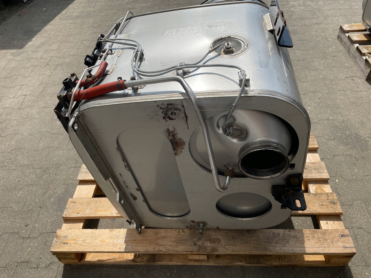 KATALIZATOR MAN TGX TGS EURO 6 DPF TŁUMIK WYDECH 81151036115 - Convertidor catalítico para Camión: foto 5 KATALIZATOR MAN TGX TGS EURO 6 DPF TŁUMIK WYDECH 81151036115 - Convertidor catalítico para Camión: foto 5