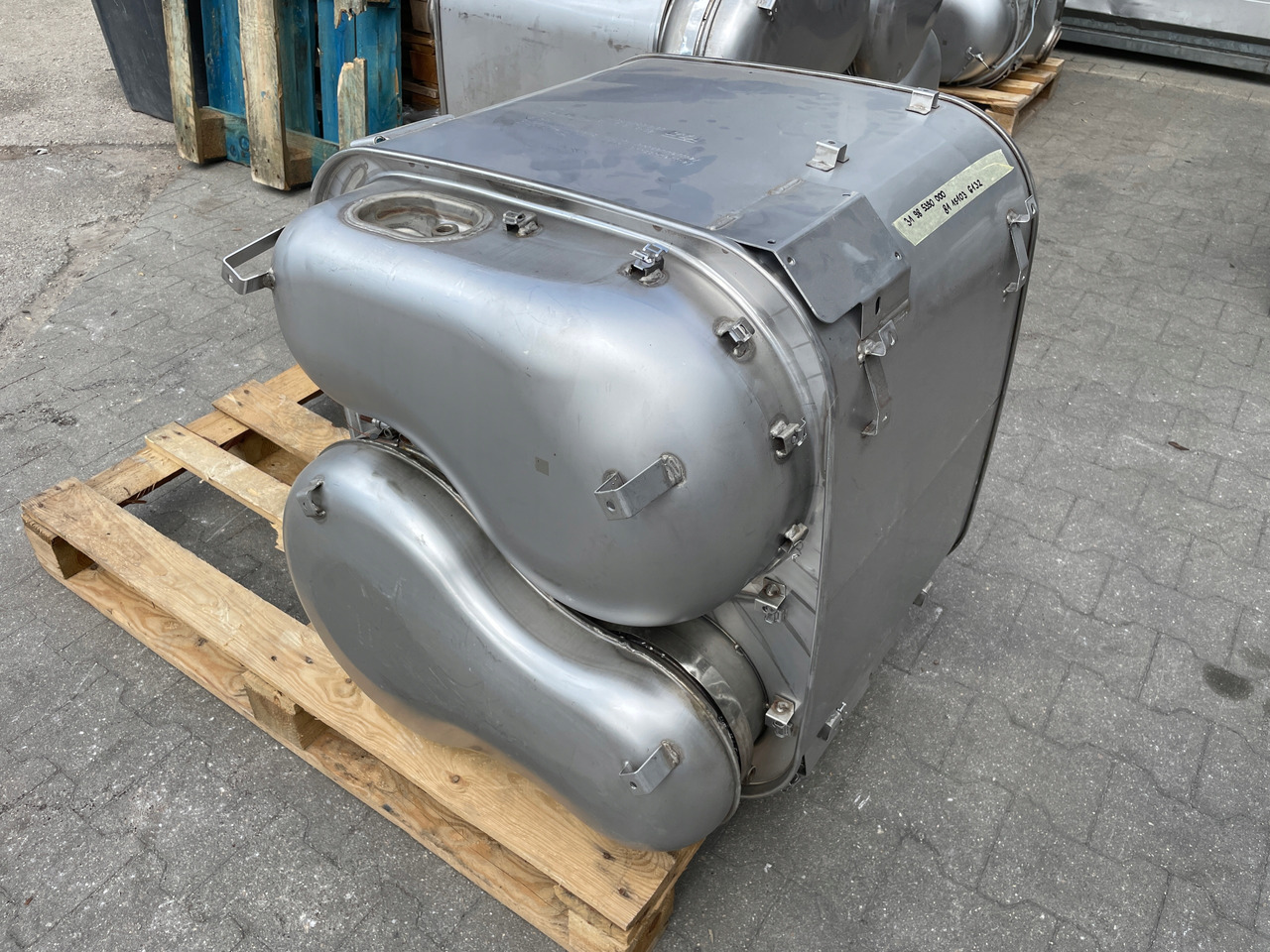 KATALIZATOR MAN TGX TGS EURO 6 DPF TŁUMIK WYDECH 81151036132 - Tubo de escape para Camión: foto 1 KATALIZATOR MAN TGX TGS EURO 6 DPF TŁUMIK WYDECH 81151036132 - Tubo de escape para Camión: foto 1