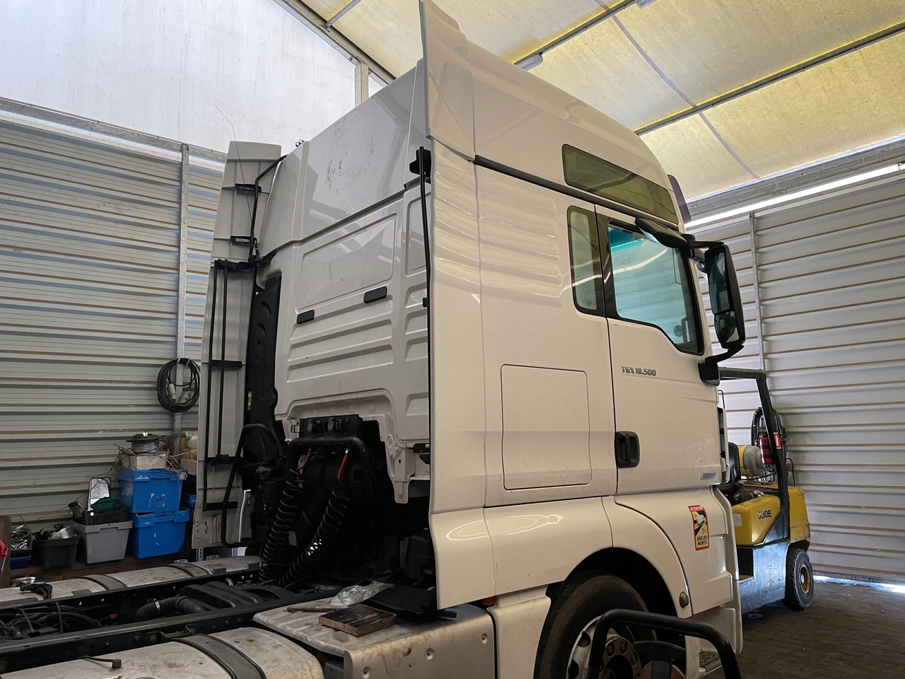 KOMPLETNA KABINA MAN TGX XXL EURO 6 LIFT JASNY ŚRODEK - Cabina para Camión: foto 5 KOMPLETNA KABINA MAN TGX XXL EURO 6 LIFT JASNY ŚRODEK - Cabina para Camión: foto 5