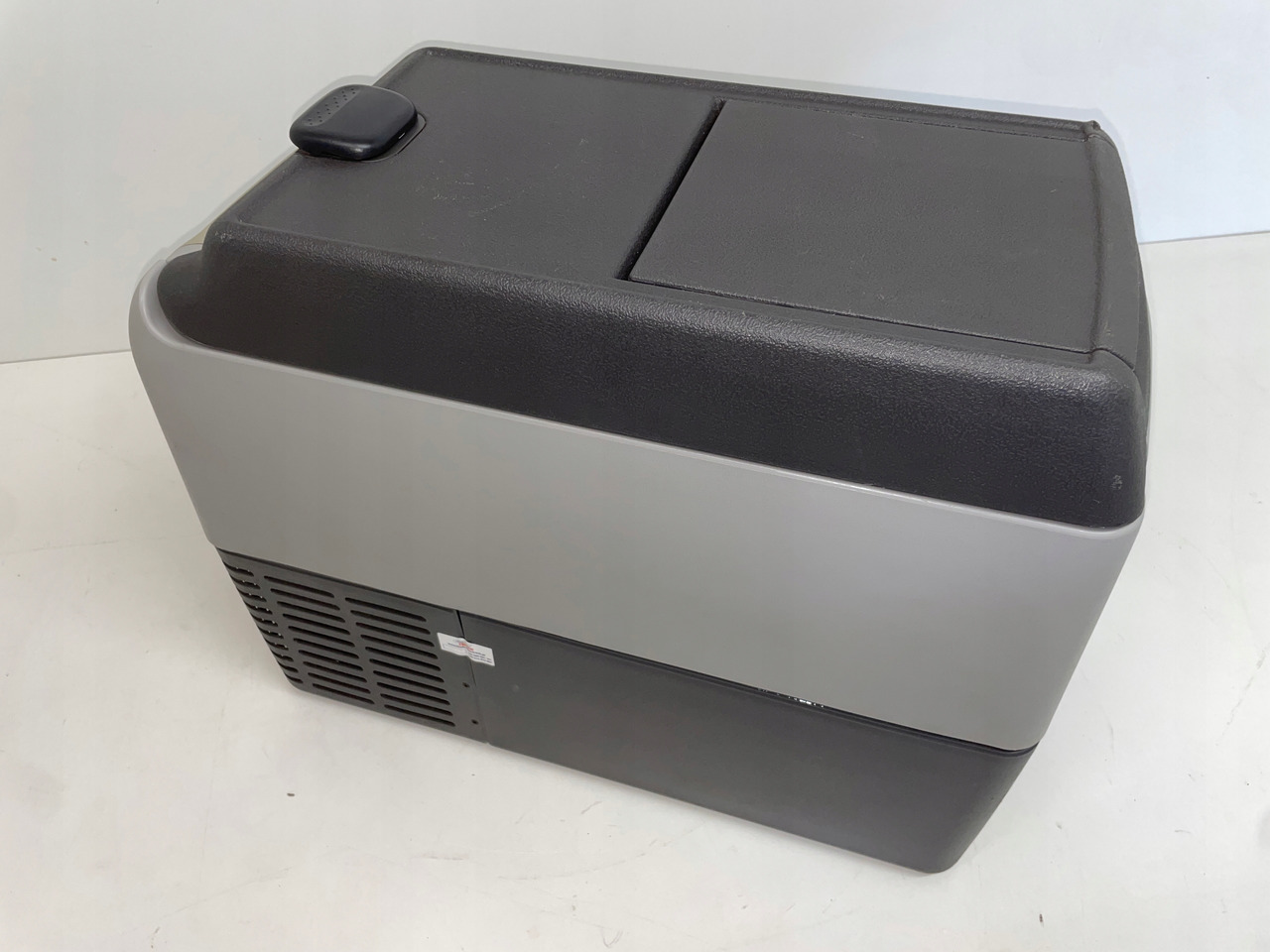 LODÓWKA CHŁODZIARKA MERCEDES 17000157 A9678300060 ZGS 120 24V - Cabina e interior para Camión: foto 4 LODÓWKA CHŁODZIARKA MERCEDES 17000157 A9678300060 ZGS 120 24V - Cabina e interior para Camión: foto 4