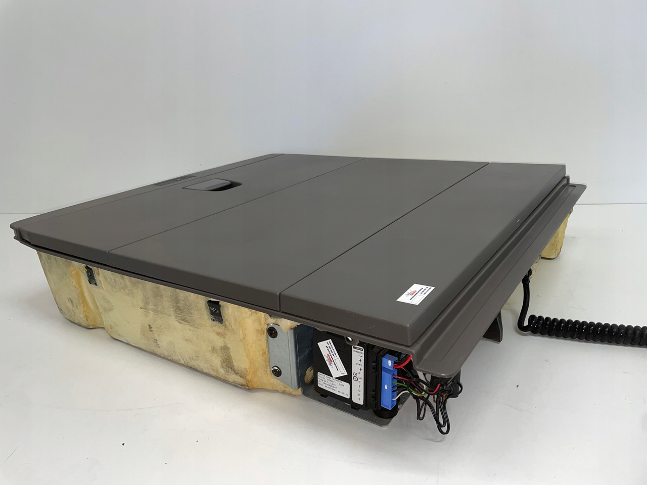 LODÓWKA CHŁODZIARKA SCANIA P G NGS 2770774 - Cabina e interior para Camión: foto 5 LODÓWKA CHŁODZIARKA SCANIA P G NGS 2770774 - Cabina e interior para Camión: foto 5