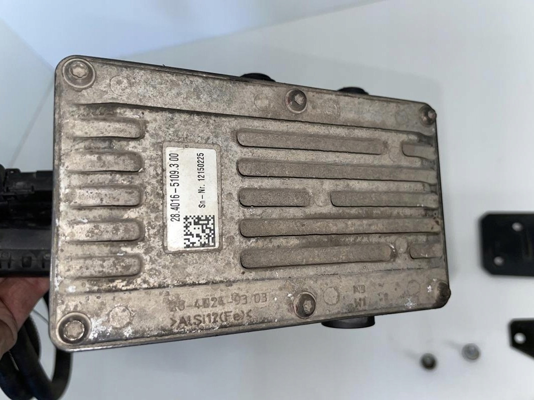 POMPA ADBLUE MERCEDES ACTROS MP4 MP 4 A0001402378 - Depósito de AdBlue para Camión: foto 3 POMPA ADBLUE MERCEDES ACTROS MP4 MP 4 A0001402378 - Depósito de AdBlue para Camión: foto 3